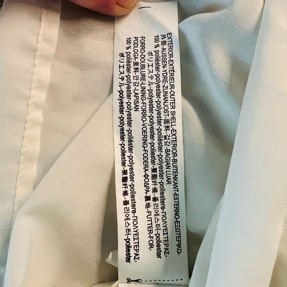 ZARA WOMENS CUTE WHITE FLUTTER SLEEVE EMBROIDERED TOP SIZE XS - Picture 10 of 15